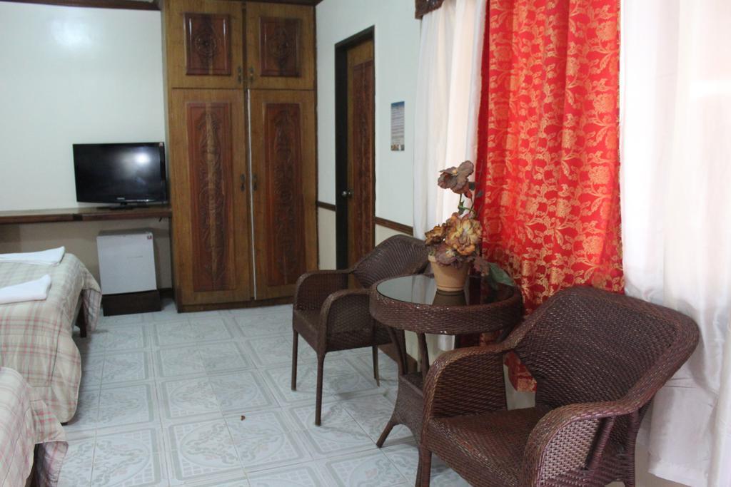 Tonglen Beach Resort Balabag  Room photo